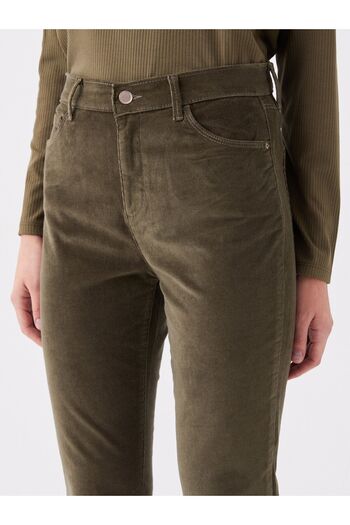 LC Waikiki Dámské kalhoty Normal Slim Fit Straight Velvet