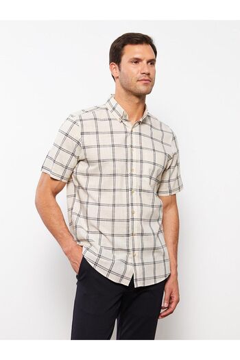 LC Waikiki Ανδρικό πουκάμισο LCWAIKIKI Classic Regular Fit με κοντό μανίκι καρό από ποπλίνα