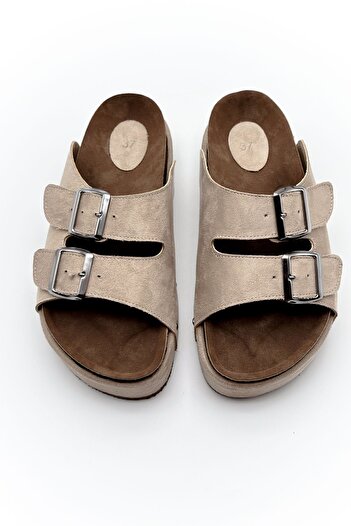 Shoebutik Жіночі тапочки Denis з високою підошвою та бежевими заклепками