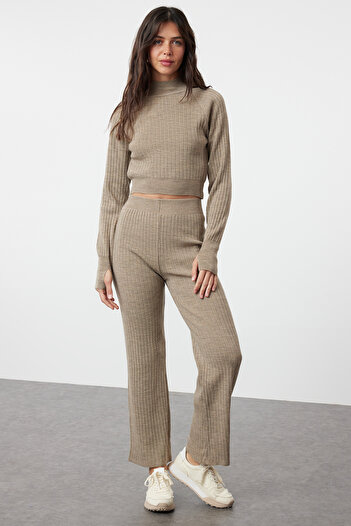 Trendyol Collection Mink Knitwear Crop felső és nadrág szett - bordázott orrrészlet TWOAW24AU00014