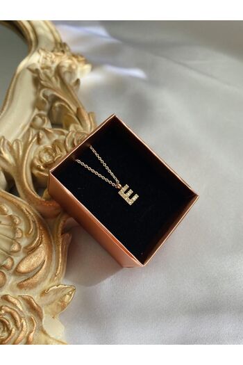 SWORDS CONCEPT Minimal Gold E Letter Necklace with Zircon Stone