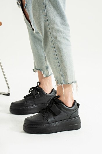 İnan Ayakkabı Kadın Cırtlı Ve Bağcık Detaylı Sneakers 5 Cm Taban