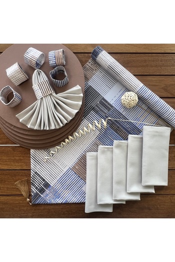 desen izmir New Season American Service - Beige Sotf Striped Pattern, 6 Plate and Runner Blanket