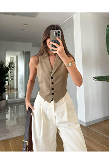 My Blog Vesta se zádovým límcem Mink Collar Cut Out