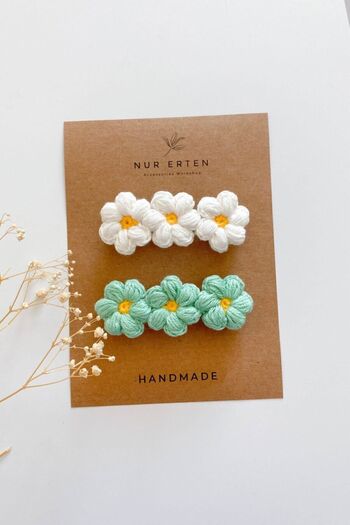 By Nur Erten White And Green Daisy Automatic Buckle Set