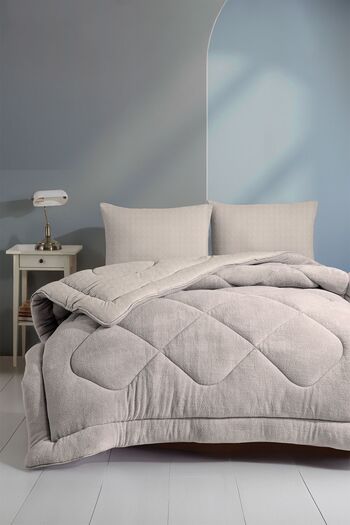 EVA Single Brown Double Sided Welsoft Quilt (155 X 215 cm)