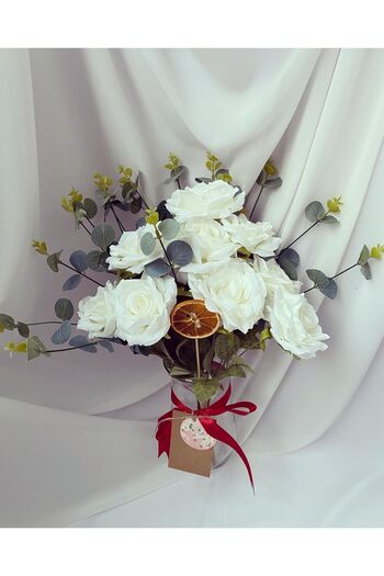 Z&B FLOWERS Sevgiliye Hediye 9 Adet Vazoda Beyaz Gül Okaliptüs Çiçek Doğum Günü Yapay Çiçek Hediyelik Ürün