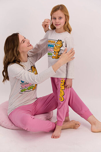 GARFIELD Licensed Beige Green Women's Pajama Set