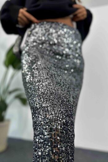 BEBE PLUS Women's Elastic Waist Half Lined Maxi Length Sequined Skirt