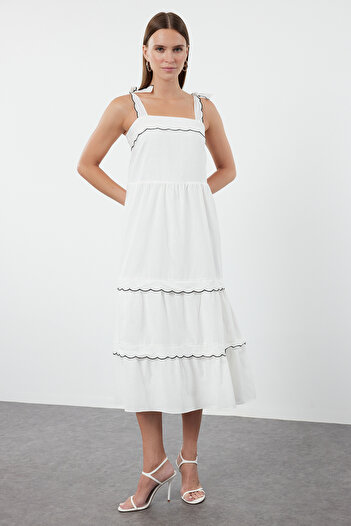 Trendyol Collection Flounced White Midi φόρεμα - 100% βαμβάκι, λεπτομέρεια ραφής TWOSS24EL00960