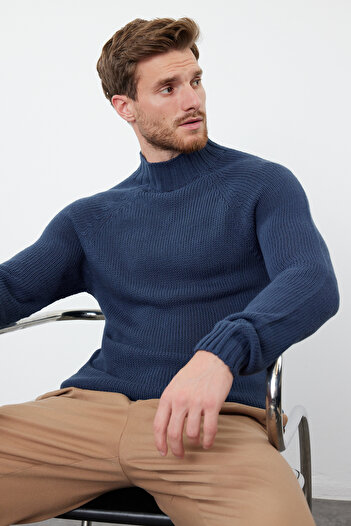 Trendyol Collection Πλεκτό πουλόβερ Indigo Slim Fit Basic - Μισό ζιβάγκο, μανίκι Raglan TMNAW25KZ00002