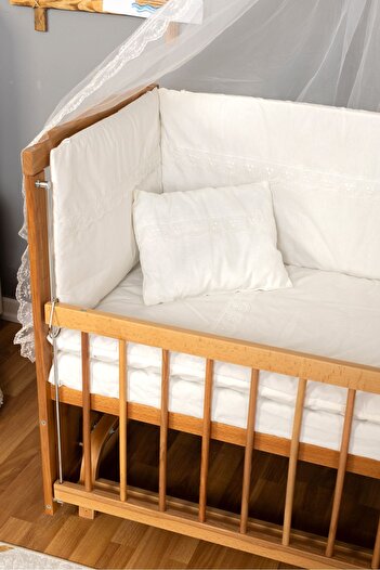Bamgidoo Ahşap Beşik Anne Yanı Beşik Doğal (VERNİKLİ) 60x120 - Krem Güpür Uyku Seti Yatak