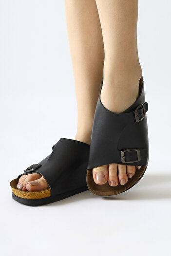 Limoya Γυναικείες παντόφλες από γνήσιο δέρμα Christella Black Suede με διπλή πόρπη με λεπτομέρειες