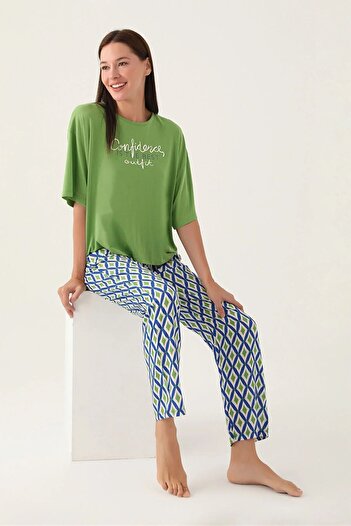 Arnetta SOFT TEXTURED COMFORTABLE COLLAR SHORT SLEEVE WOMEN'S PAJAMAS SET