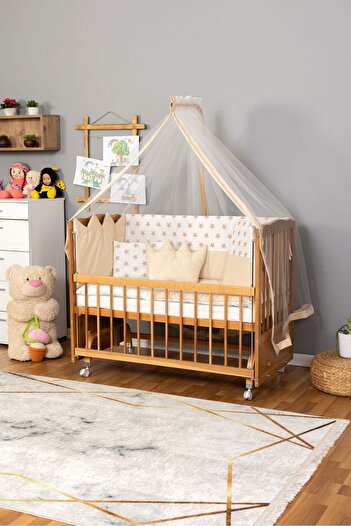 Bamgidoo Ahşap Beşik Anne Yanı Beşik (Vernikli) 60x120 - Krem Nakış(Yazısız) Uyku Seti + Yatak + Tekerlekli