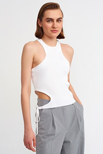 Dilvin Crew Neck Undershirt with Lace on the Right Side