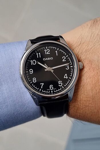 Casio Black Dial Men's Wristwatch with Black Leather Strap