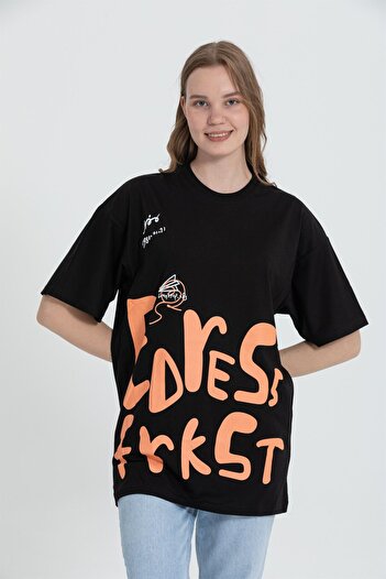 Rocqerx R-5711 Crew Neck Edyess Print Detailed T-shirt
