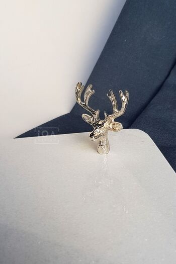 ioadesign Karaca Real Thin Marble Presentation Holder - Silver Color with Deer Figure