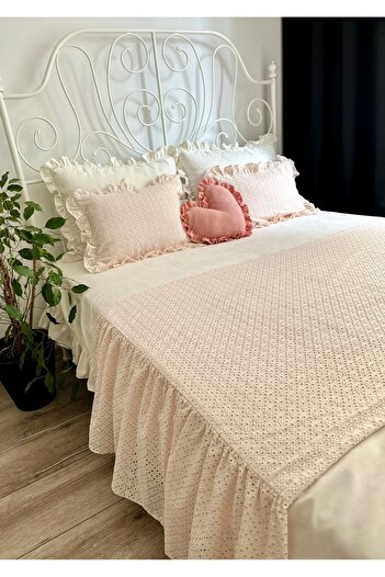 Decamor home Rustic Scallop 2 Pieces Pink Bed Runner Set with Inner Padding - Throw Pillow and Runner