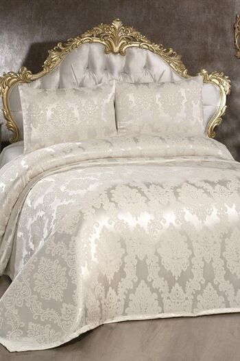 Çeyiz Diyarı Talaj Jacquard Zsenília Ágytakaró Krém
