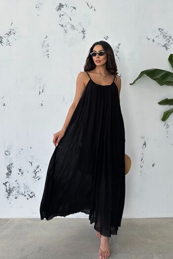 Ortaya Çık Wide Cut Black Flowing Strap Dress