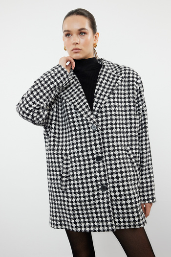 Trendyol Collection Oversize Black Wool Houndstooth - Wide Cut Coat TWOAW25KB00015