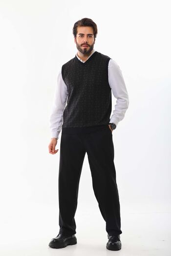 Pelikan Men's V-Neck Wool Sweater 4P15 Black