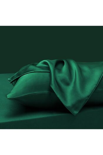 EVYA Soft Textured 100% Silky Skin Pillow Cases 50X70 cm Emerald Green 2 Piece Luxury Sleeping Set