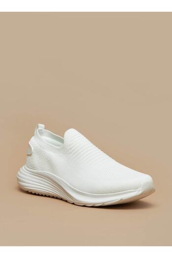 Dash Textured Slip-On Sports Shoes