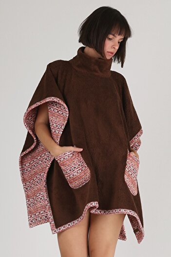 HAMUR Women's Home Wear Double Sided Poncho Dressing Gown Wellsoft Plush Olden Pnc-044