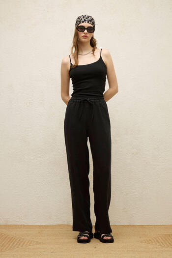 Manuka Black Linen Trousers - Comfortable and Pocketed