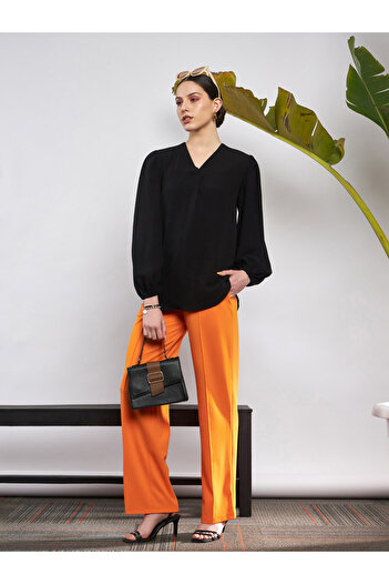 Sassafras By Styli V Neck Puff Sleeve Blouse
