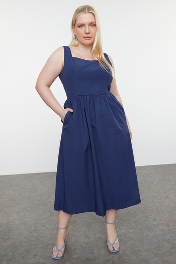 Trendyol Curve Indigo Midi elasztikus ruha - szögletes gallérral és derékrészen nyíló gumi TBBSS24AH00208