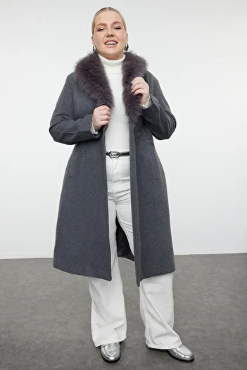 Trendyol Curve Long Anthracite Stamp Coat - Fur Collar and Wool Detail, Regular Fit TBBAW24DD00007