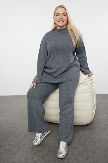Trendyol Curve Gray Stand Collar Slit Detailed Knitwear Bottom-Top Suit Tbbaw24Cp00013