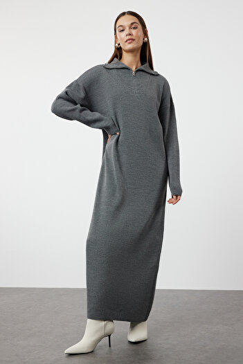 Trendyol Modest Pohodlné uzené pletené šaty na zip - TCTAW25EB00013
