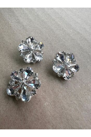 ODDA TASARIM ATÖLYESİ Crystal stone large flower pattern 3 pcs button set