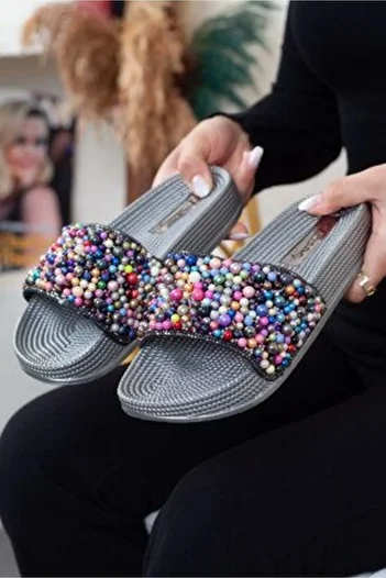 Hacıoğlu Ayakkabı Pienn Stylish Women's Slippers - Colorful, Pearl and Stone Detailed