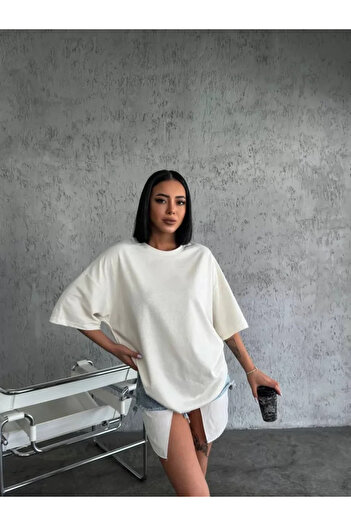 Moka Shopin White Plain Crew Neck T-shirt