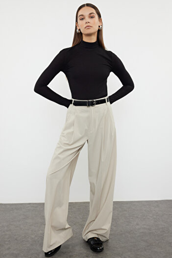 Trendyol Collection Тънък трикотажен пуловер - черен прозрачен вид TWOAW25KZ00062