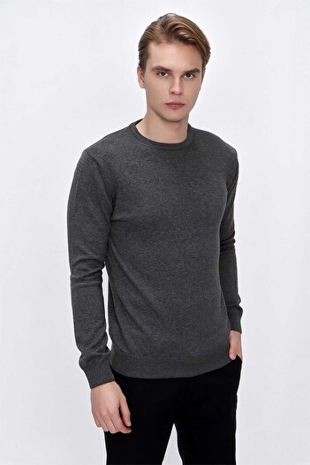 Morven Basic Dinamik Fit Rahat Kesim Bisiklet Yaka Triko Kazak