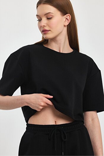 Penyelux Black Soft Textured Crew Neck Oversize Crop T-shirt - 2 Thread Washable