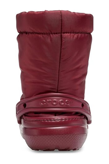 Crocs Unisex Klasik Çizgili Neo Puf kar botları 206630-612