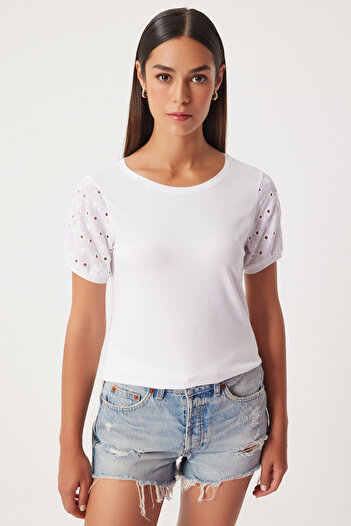 Happiness İstanbul Ecru Cotton Guipure Sleeve Women's T-Shirt - VF00001