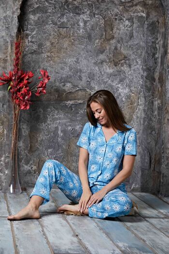 Sude HOMEWEAR Set de pijamale pentru damă cu model margaretă - mânecă scurtă