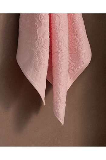 Madame Coco Amour Bath Towel - Stylish and Comfortable Design