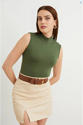 Housess Women's Sleeveless Body Blouse - Stylish and Comfortable Design