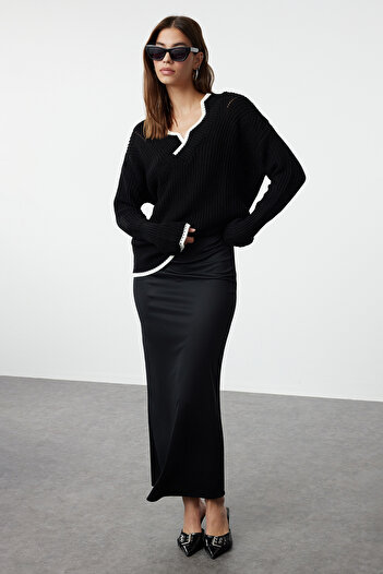 Trendyol Collection Черен широк пуловер с блокирани цветове TWOAW23KZ00419