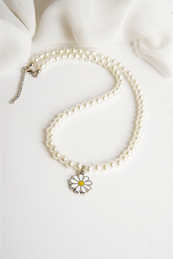 EUROMODA Pearl Necklace and Daisy Earring Set - Designed
